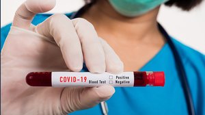Le teorie complottiste sul coronavirus: da punizione per la Cina ad arma contro il petrolio