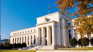 Riunione Fed oggi, 22 marzo: cosa aspettarsi, tra tassi più alti e instabilità finanziaria