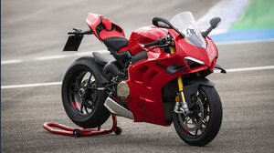 Ducati Panigale V4 2023: nuovi aggiornamenti per migliori performance