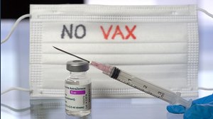 Lockdown, green pass solo per vaccinati e niente cure: arriva la stretta contro i no vax in Europa