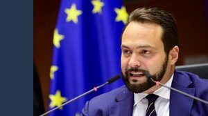 Superbonus, l'intervista a Castaldo (M5s): “Critiche di Draghi fuori luogo, ora bisogna rinviare le scadenze”