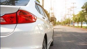 Addio auto a benzina con cambio manuale, lo dice l'uomo più influente del mondo	