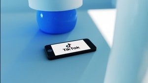 Come TikTok ti spia e usa i tuoi dati (e come evitarlo)