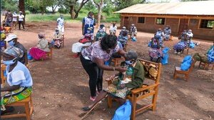 Vaccini in Africa, dai brevetti alle colpe dell'Occidente: la lezione della variante Omicron