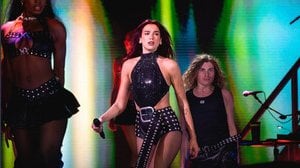 Perché Dua Lipa ha fatto causa a Samsung per 15 milioni di dollari?