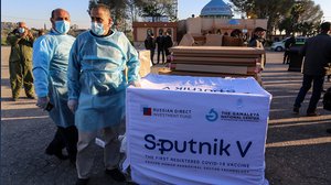 Sputnik, l'UE ci ripensa: avviati contatti per il vaccino con la Russia