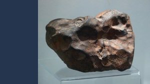 Un uomo conserva una pietra per anni sperando che sia oro. Si rivela molto più preziosa