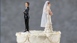 Divorzio, la donna non può più usare il cognome del marito: ultime della Cassazione