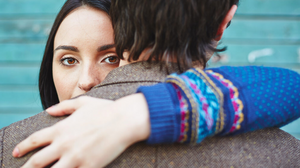 Violenza sessuale, anche un abbraccio forzato è reato