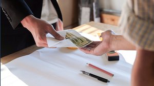 Bonus 1.880 euro nella busta paga di agosto? Facciamo chiarezza