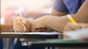 Copiare all'esame di Maturità è un reato, ecco cosa si rischia