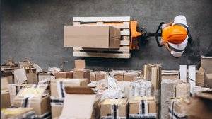 Tassa sui pacchi dal 1° marzo, è ufficiale. Quanto si paga e come