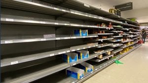 Supermercati vuoti e riduzione forzata dei consumi per gas ed elettricità: il governo si prepara al razionamento