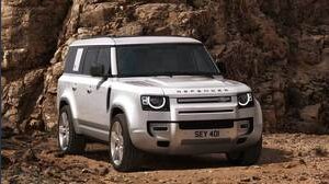 Nuova Land Rover Defender 130: fino a 8 posti