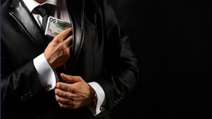 Bonifico ricevuto per errore, posso tenere i soldi?