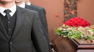 Quanto guadagna un operatore funebre? Lo stipendio dei necrofori
