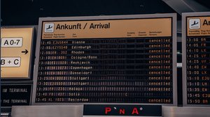 Questo immenso aeroporto è diventato una città fantasma