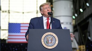 La guerra dei neocon contro Donald Trump