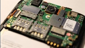 C'è più oro nel tuo vecchio telefono che nelle miniere. Fino a 800 volte di più