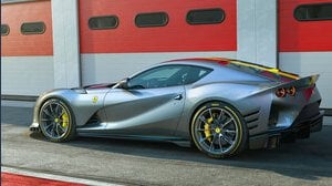 Ferrari 812 Competizione: foto, prestazioni e caratteristiche