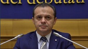 Chi è Cateno De Luca? Biografia, stipendio e partito del sindaco di Taormina