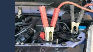 Auto ferma da un mese, rischio batteria scarica: cosa fare