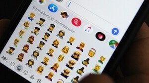 WhatsApp lancia nuove emoji sui telefoni Android. Ecco come trovarle