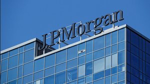 Trimestrale JP Morgan colpita dalla guerra: -42% gli utili