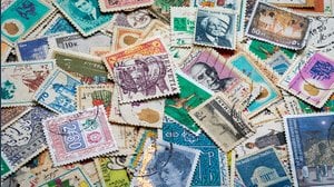 Questo francobollo può valere 30.000 euro. E non è l'unico 