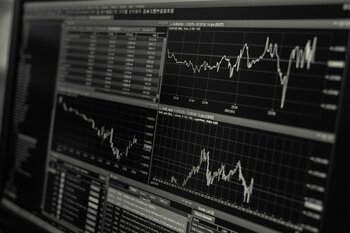 Oro a 4.000$ tra afflussi record su ETF e fuga dal dollaro? I segnali da non ignorare