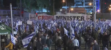 Caos Israele: popolazione in rivolta, Netanyahu rinvia riforma giustizia: «Non possiamo rischiare guerra civile» 