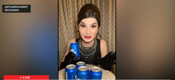 L'ideologia woke non paga, scattano i licenziamenti: il disastroso caso di Bud Light