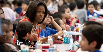 USA, Trump propone una dieta scolastica meno sana pur di beffare Michelle Obama