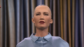 Al festival dell'Innovazione a Rimini la co-conduttrice è Sophia, un robot umanoide