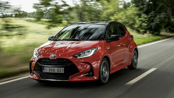 Cosa sta succedendo a Toyota? Stop alle vendite di Corolla e Yaris Cross