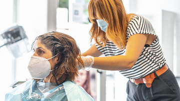 Parrucchiere e barbiere in zona arancione sono aperti?