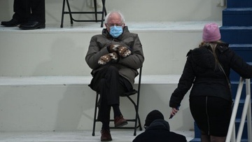 Bernie Sanders e i meme dell'Inauguration Day: la challenge virale sul web