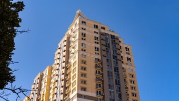 Sbattere tappeti e tovaglie in condominio è vietato?