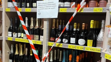 Roma, stop alla vendita di alcolici dopo le 18 nei minimarket 