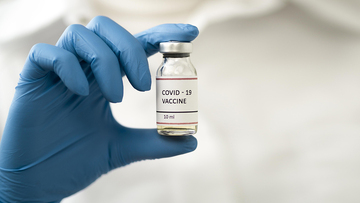 Vaccino AstraZeneca sospeso: quali effetti sui mercati?