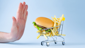 Allarme spesa: in oltre 1.250 alimenti c'è un conservante che può far male alla salute