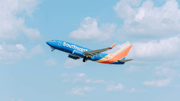 I «sickouts» dei lavoratori contro l'obbligo vaccinale atterrano gli Usa. Italia avvisata