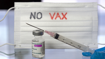 Lockdown, green pass solo per vaccinati e niente cure: arriva la stretta contro i no vax in Europa