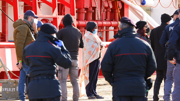 Decreto flussi 2022, si riaprono le frontiere: 80 mila stranieri in arrivo