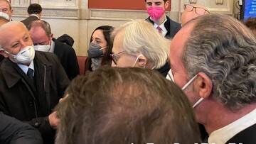 Sgarbi candidato al Quirinale nel 2029 e show di De Luca: cronaca di una (folle) giornata alla Camera