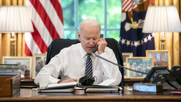 Telefono rosso tra Usa e Russia: cos'è, come funziona e perché è importante