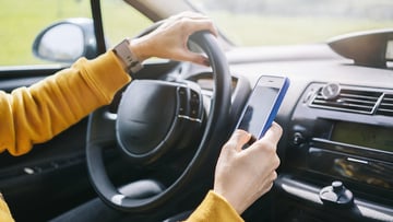 Multa cellulare in auto, nuovi importi e sanzioni con la riforma del Codice della Strada