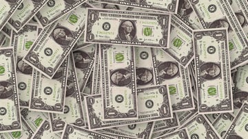 Dollaro verso nuovi massimi: crolla lo yen