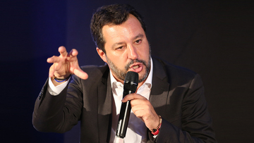Salvini vuole abolire il reddito di cittadinanza e sostituirlo con i voucher