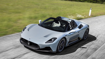 Maserati MC20 Cielo: raffinata tecnologia e tetto in vetro per la nuova spyder del Tridente